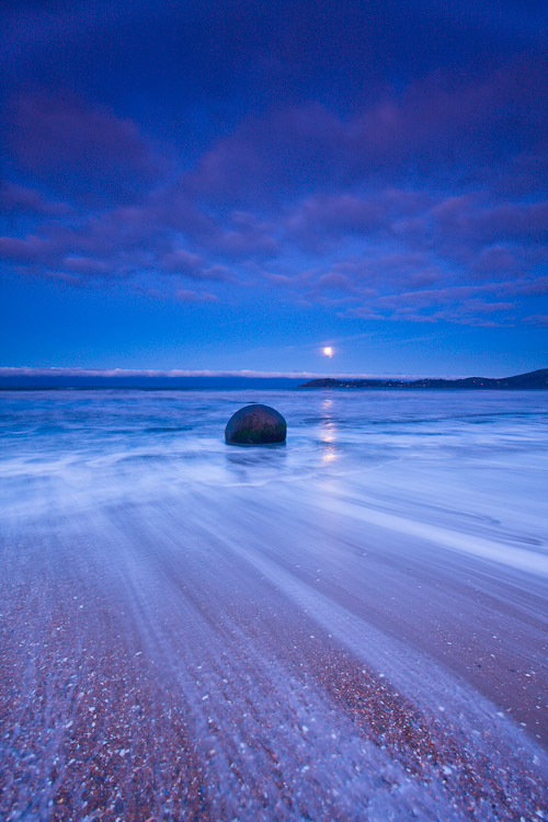 Moeraki Moon 2,2008